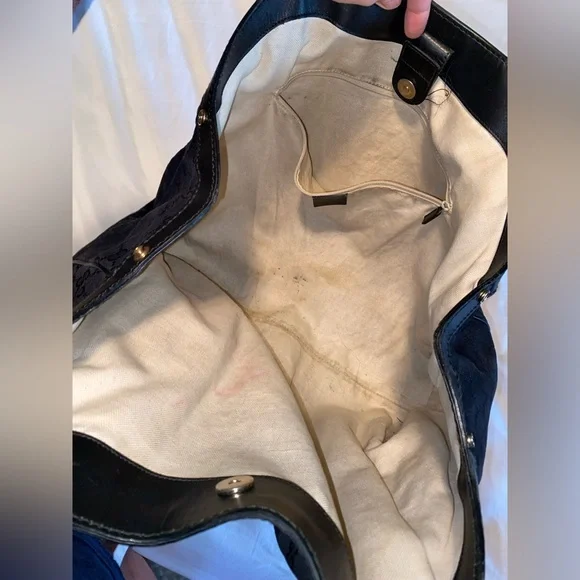 Authentic Black Gucci XL Suckey - Picture 6 of 9